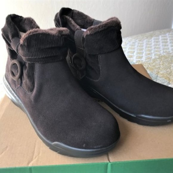 Jambu Shoes - Jambu Brown Ankle Bootie Hickory Brown Suede 7 wide NWOT